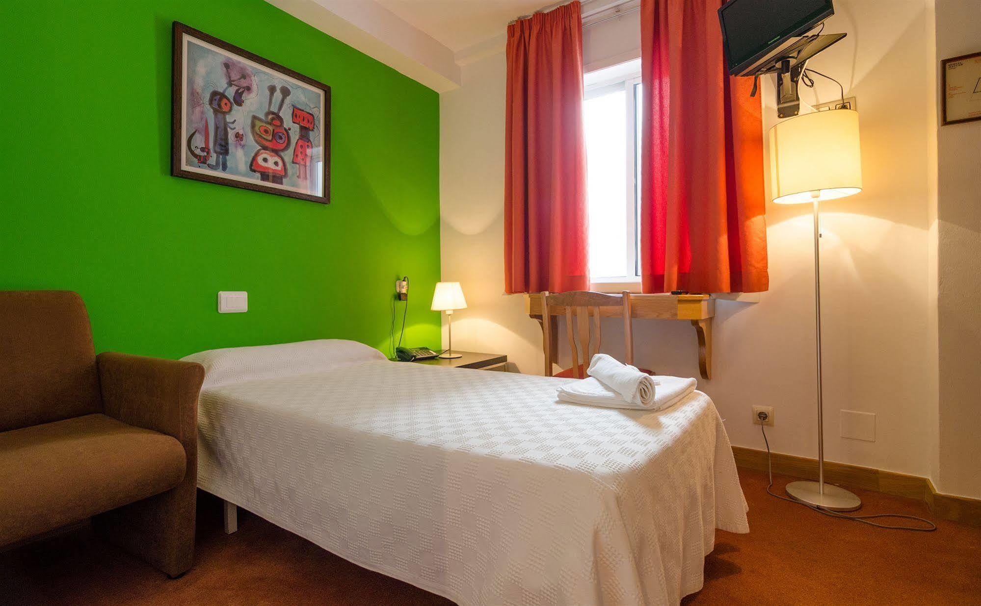 Hotel Nest Style Santiago 3*