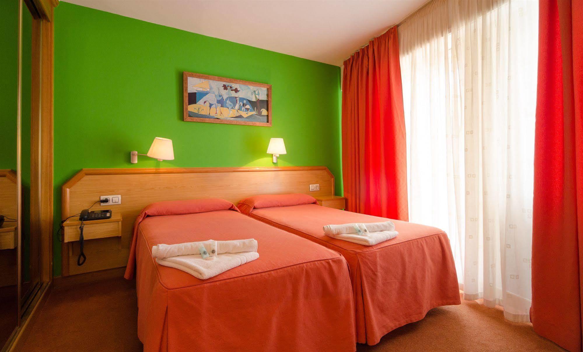 Nest Style Santiago 3*